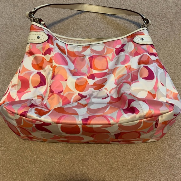 Coach purse with crossbody strap attachment - Picture 5 of 8